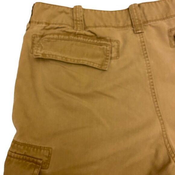 Old Navy Khaki Cargo Shorts Size 40‎ - Picture 10 of 16